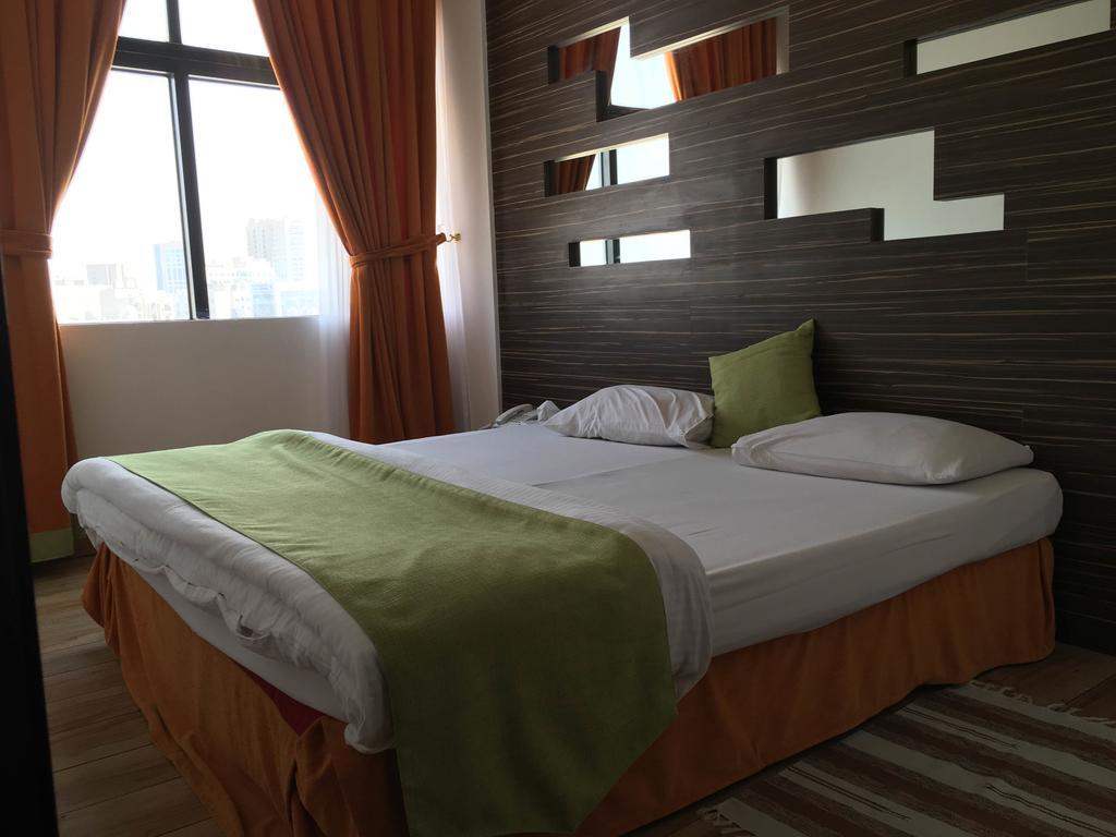 Everest International Hotel Dubai Exterior photo
